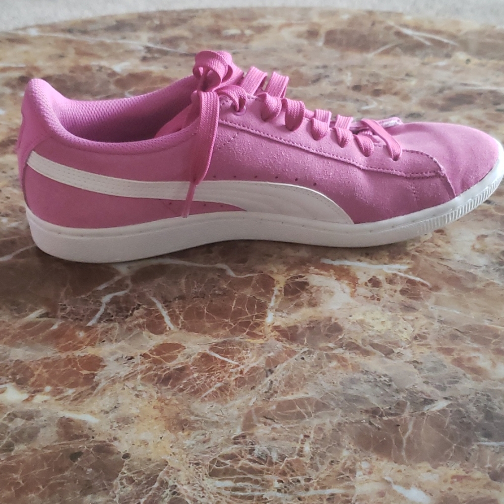 Puma - Picture 2 of 2